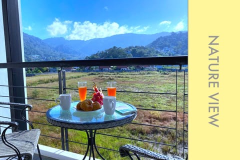 Balcony/Terrace, Mountain view