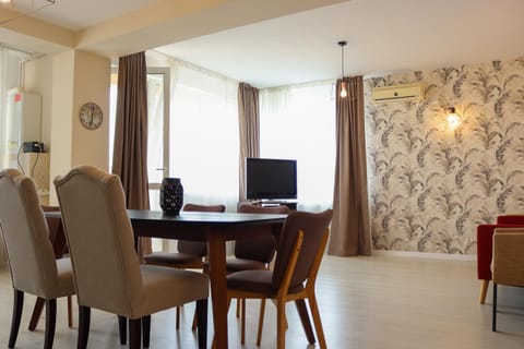 TV and multimedia, Dining area