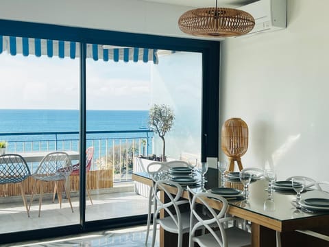 Bandol Appartement Luxe vue mer époustouflante en face des plages Apartment in Sanary-sur-Mer