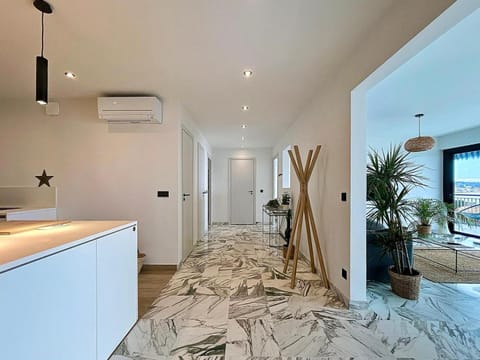 Bandol Appartement Luxe vue mer époustouflante en face des plages Apartment in Sanary-sur-Mer