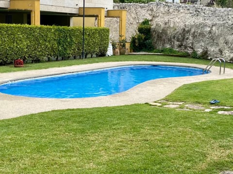 Garden, Swimming pool