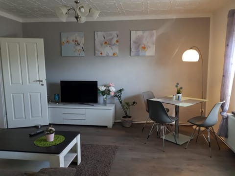 TV and multimedia, Dining area