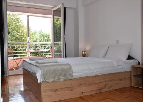 Bed, Balcony/Terrace, Bedroom, towels