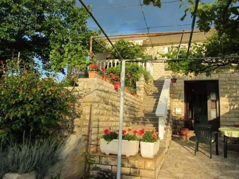 Apartment Roko (10m from the beach) Apartment in Šibenik-Knin County, Croatia
