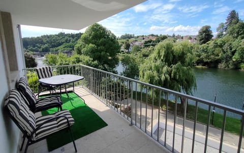 Natural landscape, View (from property/room), Balcony/Terrace, River view