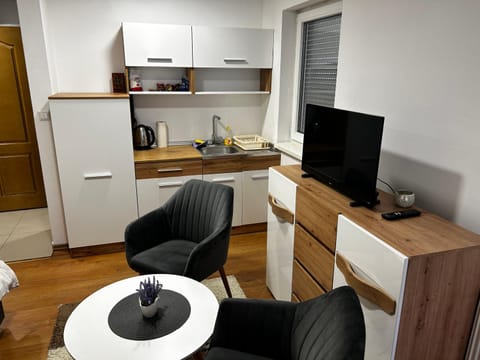 TV and multimedia, oven