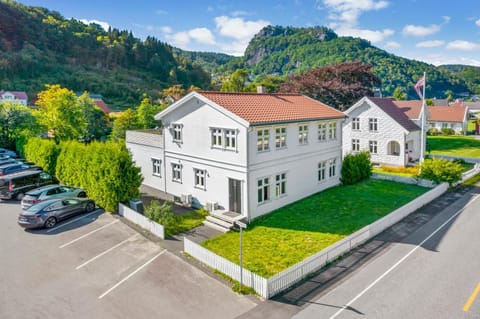 Property building, Quiet street view