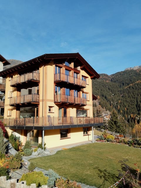 Property building, View (from property/room), Garden view, Mountain view