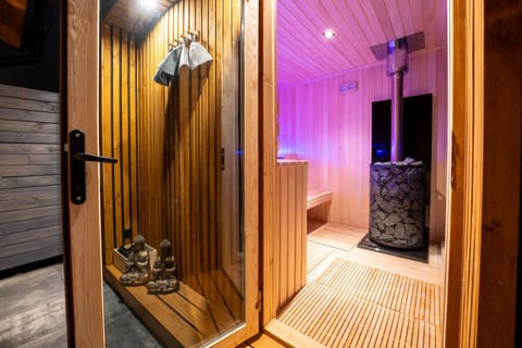 Night, Sauna, View (from property/room), View (from property/room), Other, Other, Other, Decorative detail, Decorative detail, Area and facilities, Area and facilities, Area and facilities