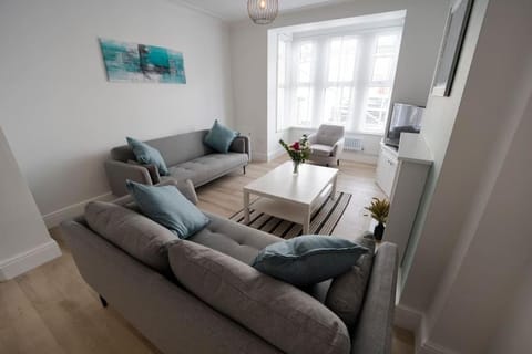 Spacious Holiday Home in Porthcawl House in Porthcawl