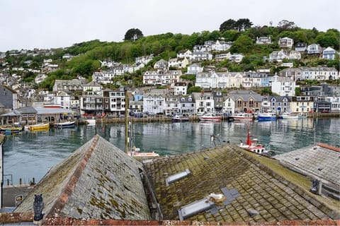 Beautiful 3 bedroom cottage in the heart of Looe House in Looe