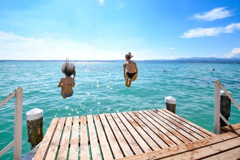 Property building, Solarium, Lake view