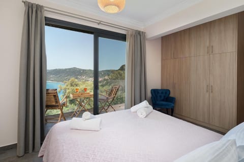 Bed, Photo of the whole room, Bedroom, Sea view