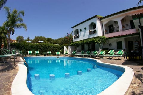 Bedroom, Swimming pool, Swimming pool, bunk bed