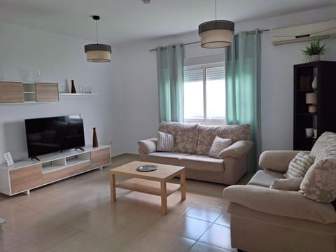 Communal lounge/ TV room, TV and multimedia, Living room, Evening entertainment