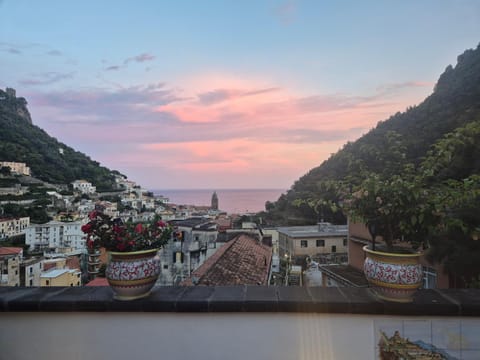 Nearby landmark, Natural landscape, Bird's eye view, City view, Mountain view, River view, Sea view, Sunrise, Sunset