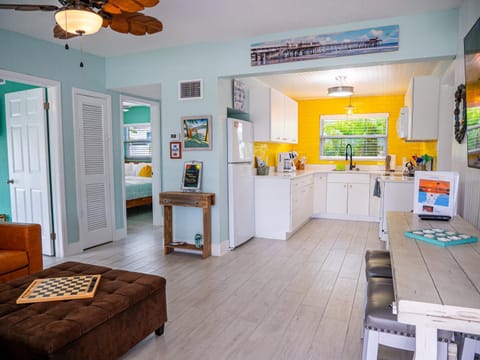 TV and multimedia, Kitchen or kitchenette, Living room