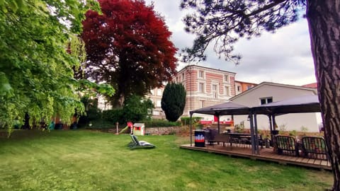 Property building, Garden, Garden view, Breakfast