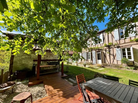 Property building, Patio, Spring, Garden view