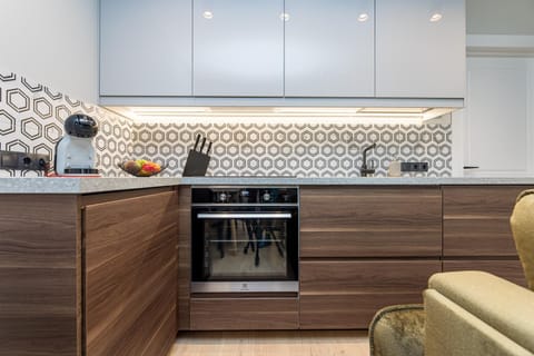 Coffee/tea facilities, Kitchen or kitchenette, dishwasher, toaster, toaster