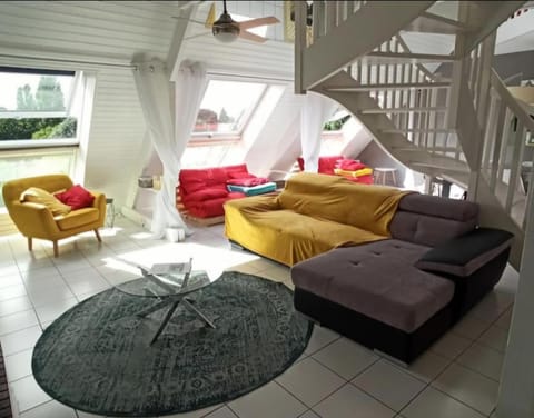 Living room, Seating area