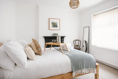 Bed, Photo of the whole room, Bedroom, hair dresser