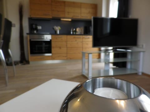 Photo of the whole room, Decorative detail