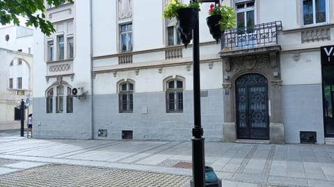 Property building, Facade/entrance