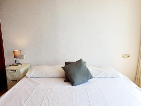 Luna Beach Seafront Apartment in Sitio de Calahonda