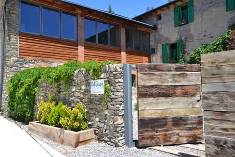 Property building, Facade/entrance, Property logo or sign