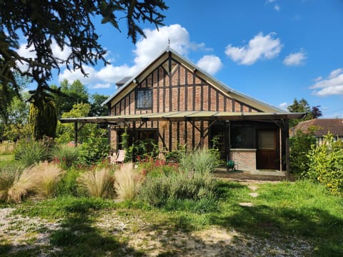 Property building, Day, Garden
