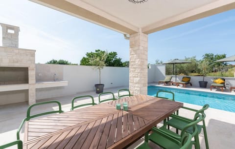 Patio, BBQ facilities, Balcony/Terrace, Swimming pool