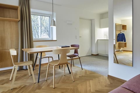 Kitchen or kitchenette, Dining area, Food