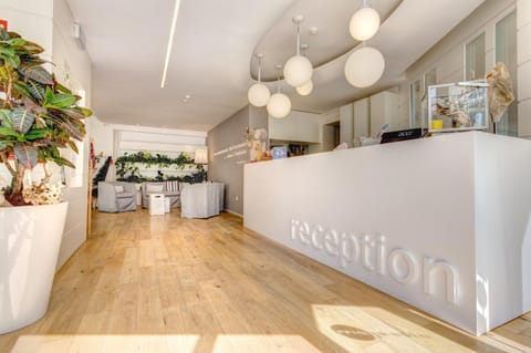 Lobby or reception, Decorative detail