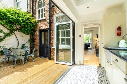 Patio, kitchen