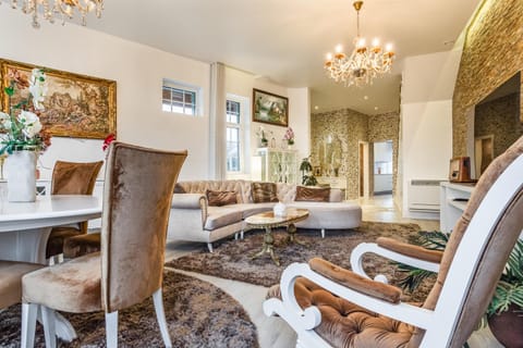 Game Room, Living room, Seating area, Dining area
