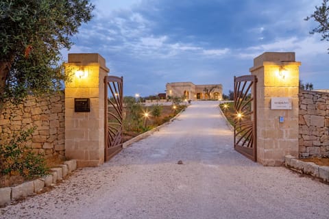 Property building, Facade/entrance, Garden, Garden view, Inner courtyard view