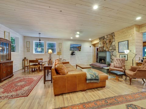 South Arm Shores House in Michigan