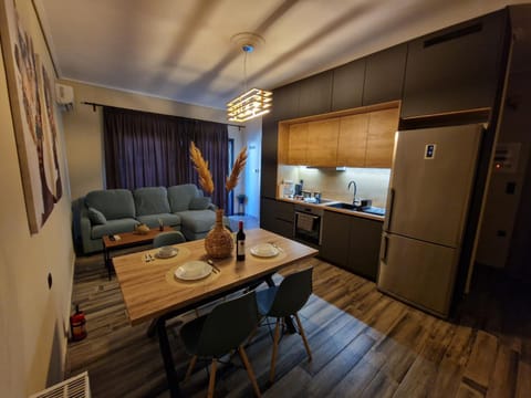 Kitchen or kitchenette, Living room, Seating area, Dining area, pet friendly