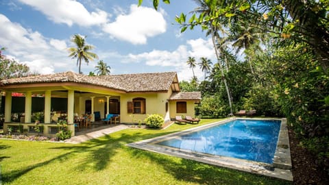 Property building, Facade/entrance, Garden, Garden view, Pool view, Swimming pool
