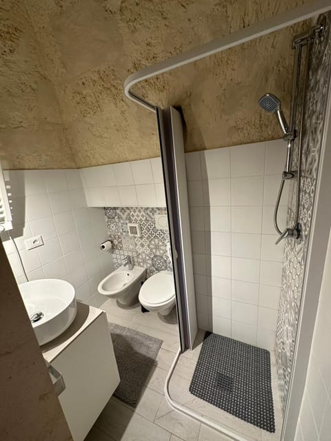 Shower, Toilet, Bathroom, bidet