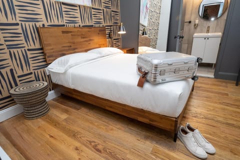Bed, Photo of the whole room, Bedroom