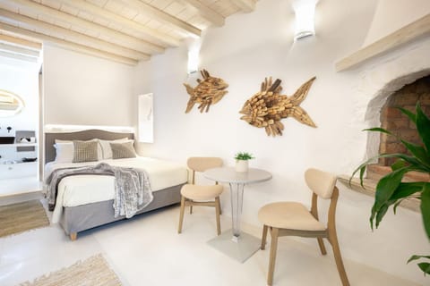 Bed, Seating area