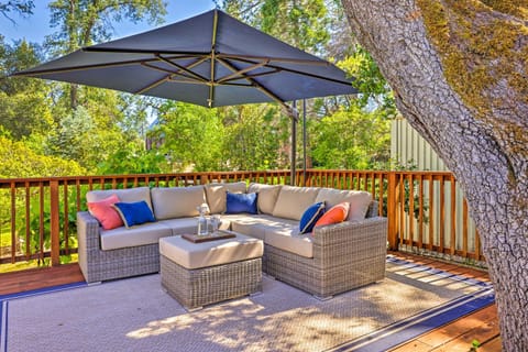 Steps to Dtwn Murphys Cottage with Furnished Porch House in Murphys