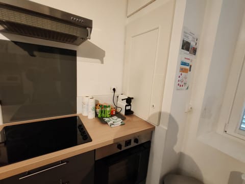 Coffee/tea facilities, Kitchen or kitchenette, pet friendly, stove