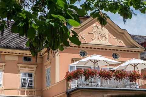 Facade/entrance, Garden view