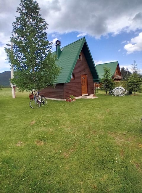 Etno Koliba Nikoleta Chalet in Montenegro