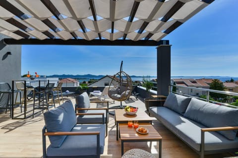 Patio, Day, Natural landscape, View (from property/room), Balcony/Terrace, Seating area, Dining area, Sea view