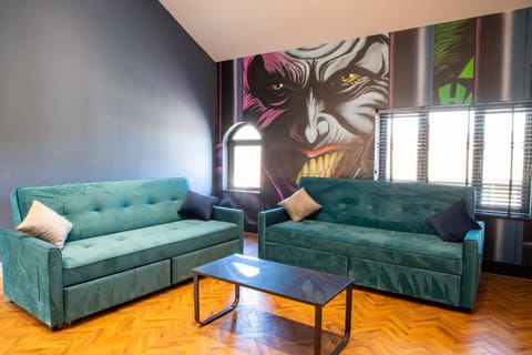 Living room, Seating area