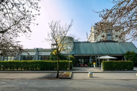 Property building, Garden, Garden view